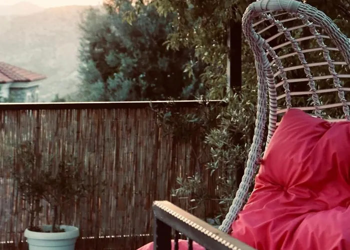 Ihtiyarsoeguet Villa