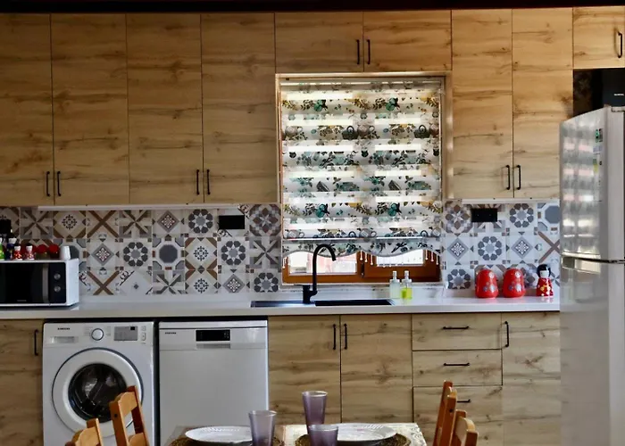 Ihtiyarsoeguet Villa *